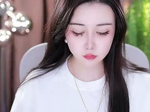 Qiaoqiao  online show from 02/17/25, 04:59