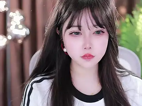 Qiaoqiao  online show from 03/07/25, 11:07