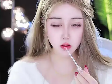 Qiaoqiao  online show from 03/10/25, 04:14