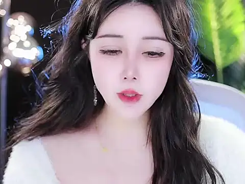 Qiaoqiao  online show from 03/17/25, 12:41