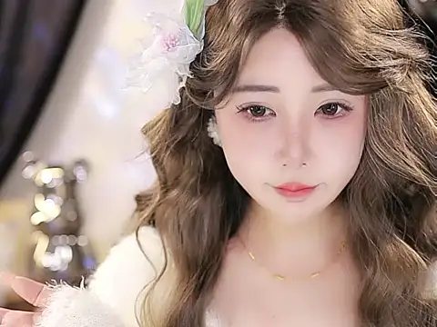 Qiaoqiao  online show from 09/17/25, 05:03