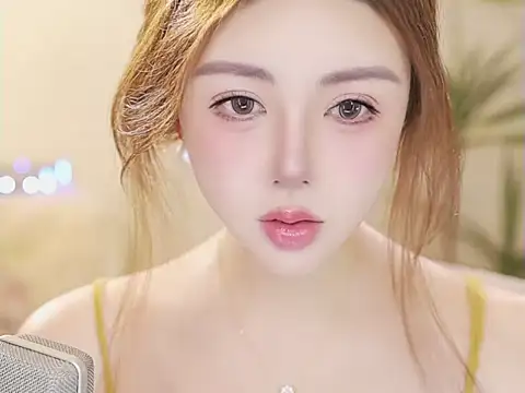 Qiaoqiao  online show from 05/18/26, 04:13