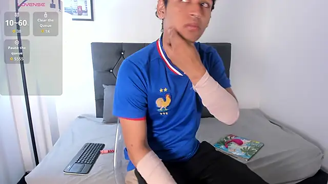 axel ps online show from 11/14/25, 08:40