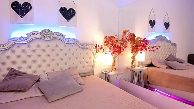 NiaColusi online show from 10/22/25, 07:57