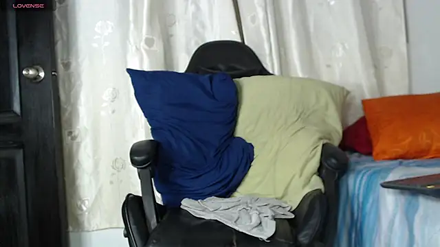 tizziano castillo  online show from 12/19/24, 12:45