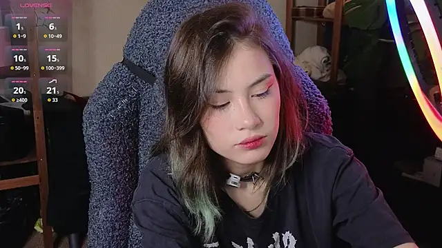 alicekiit online show from 10/21/25, 12:33