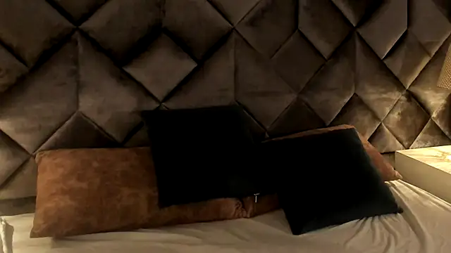 Luisa0110 online show from 03/21/26, 03:48