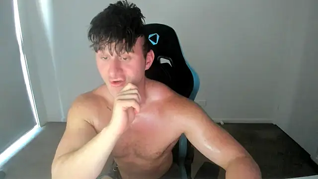 Snapshot of _DownUnderFit_ chatting on 10/28/25, 02:26 DownUnderFit online show from 10/28/25, 02:26