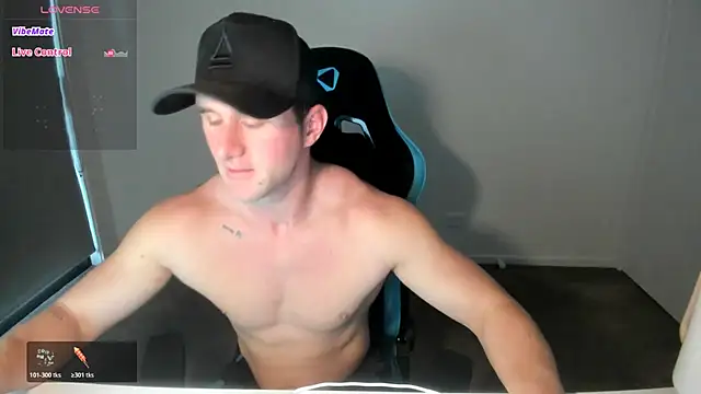 Snapshot of _DownUnderFit_ chatting on 11/02/25, 10:45 DownUnderFit online show from 11/02/25, 10:45