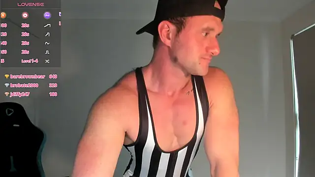 Snapshot of _DownUnderFit_ chatting on 11/19/25, 08:53 DownUnderFit online show from 11/19/25, 08:53