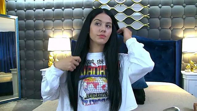 LeyaCass online show from 09/10/25, 05:40