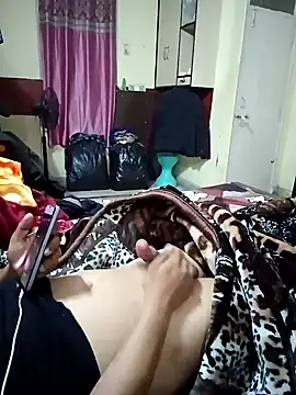 Snapshot of Spgaarya chatting on 03/10/25, 01:01 Spgaarya online show from 03/10/25, 01:01