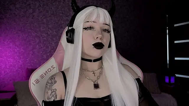 Snapshot of meowceline chatting on 06/18/26, 10:30 meowceline online show from 06/18/26, 10:30