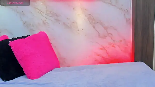 AmyBarton02 online show from 04/14/26, 04:35