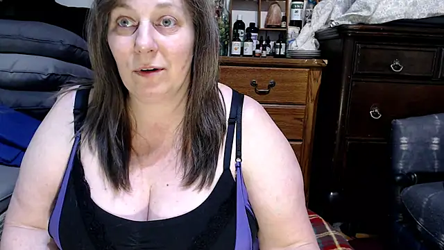 ladyscarlotta online show from 03/08/25, 08:25