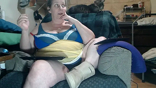 ladyscarlotta online show from 02/16/26, 10:28