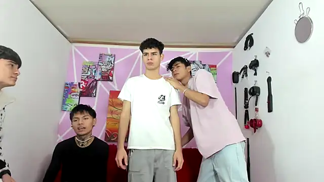 Fresahot2005 online show from 12/19/24, 07:40