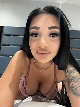 amirahylerr online show from 01/21/25, 07:39