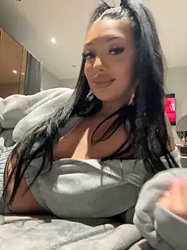 amirahylerr online show from 02/04/25, 08:28