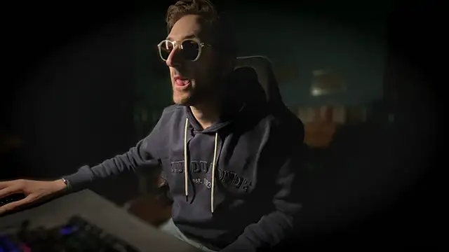 Snapshot of Stefisexy91 chatting on 10/15/25, 08:20 Stefisexy91 online show from 10/15/25, 08:20