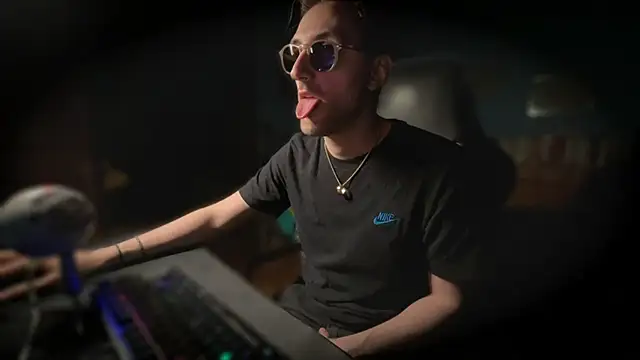 Snapshot of Stefisexy91 chatting on 10/16/25, 08:43 Stefisexy91 online show from 10/16/25, 08:43