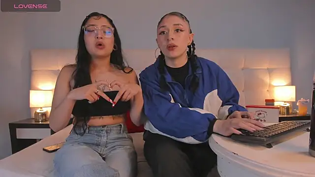 Cintya Kros online show from 01/10/25, 02:14