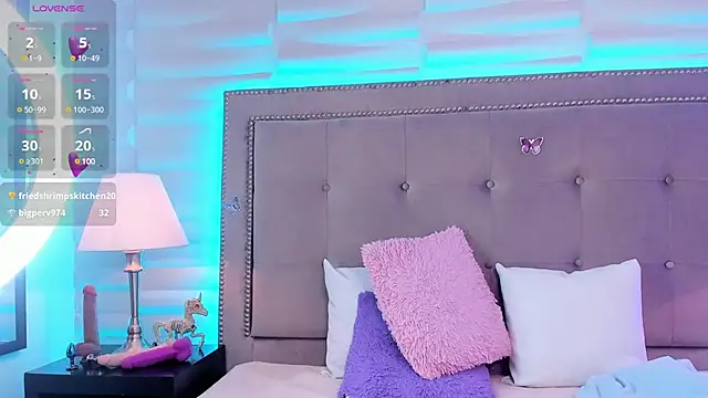 Snapshot of Liz_grey_ chatting on 01/26/25, 06:49 Liz grey online show from 01/26/25, 06:49