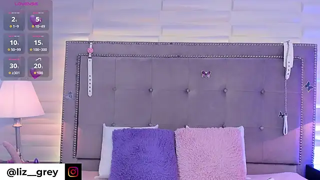 Snapshot of Liz_grey_ chatting on 02/11/25, 11:44 Liz grey online show from 02/11/25, 11:44