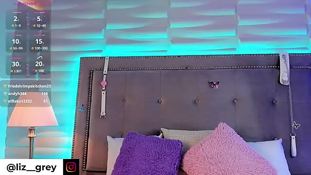 Snapshot of Liz_grey_ chatting on 03/01/25, 12:07 Liz grey online show from 03/01/25, 12:07