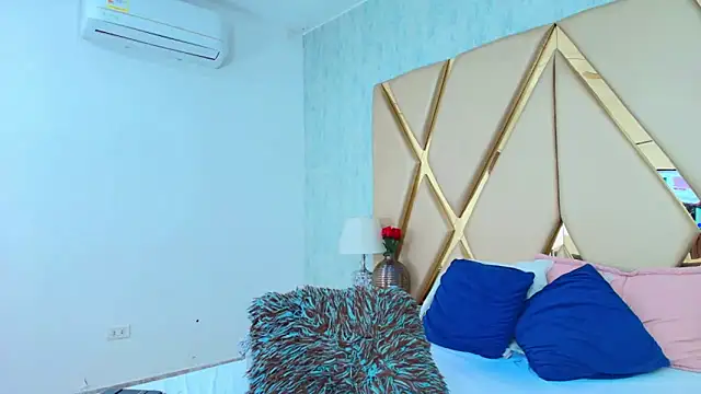 NicoleEsposito online show from 01/24/25, 08:13