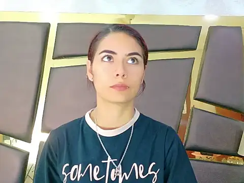 NicoleEsposito online show from 09/17/25, 01:13