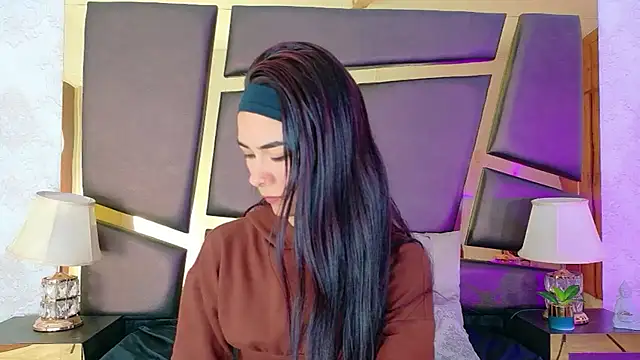 NicoleEsposito online show from 10/02/25, 12:56