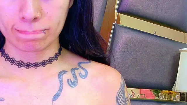 NicoleEsposito online show from 04/07/26, 12:38