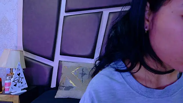 NicoleEsposito online show from 06/02/26, 12:51