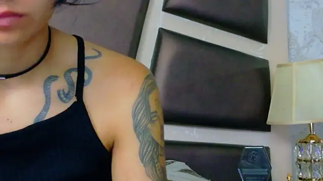 NicoleEsposito online show from 07/04/26, 12:55