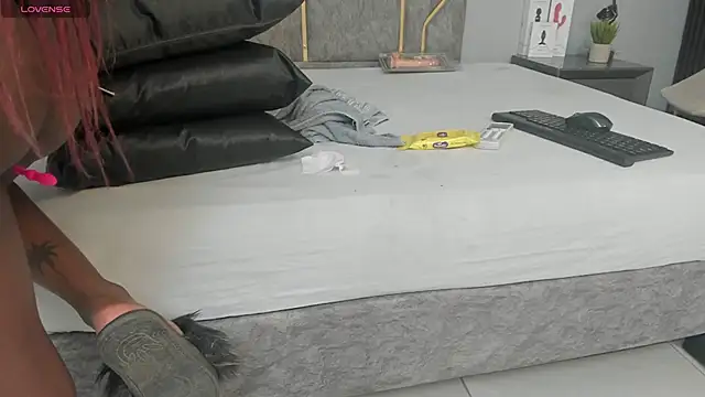 Maddyjohnsonn online show from 12/06/24, 03:52