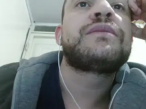 camiloking1720 online show from 12/12/24, 03:10