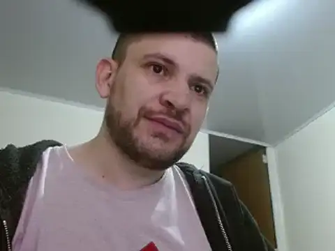 camiloking1720 online show from 02/15/25, 08:22