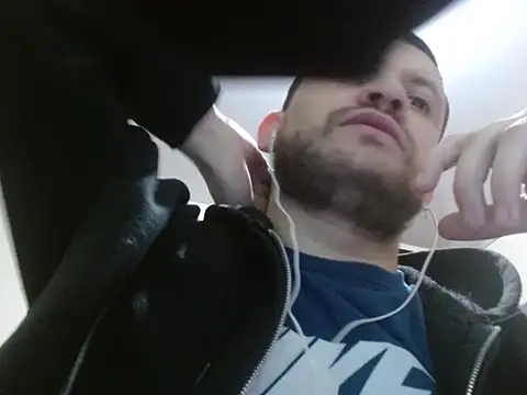 camiloking1720 online show from 12/14/25, 06:41