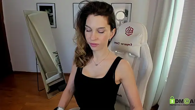 Selena Rase online show from 02/07/25, 09:47