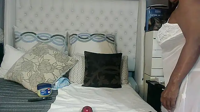 Carocurvy online show from 04/15/26, 04:25