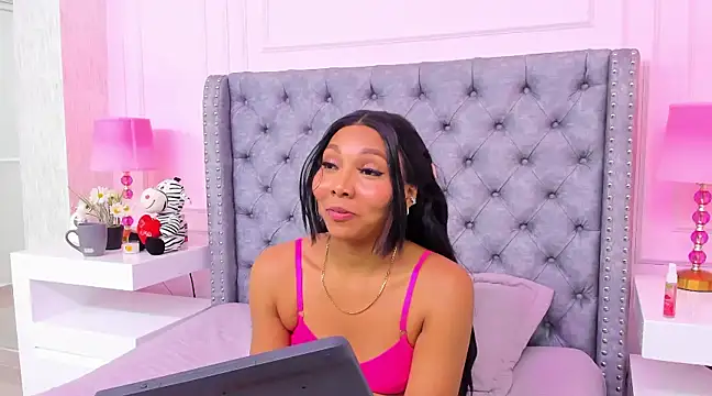 HaileeRoberts online show from 03/04/25, 06:18