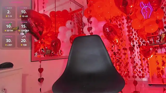 Lia johnsonn online show from 02/12/25, 11:18