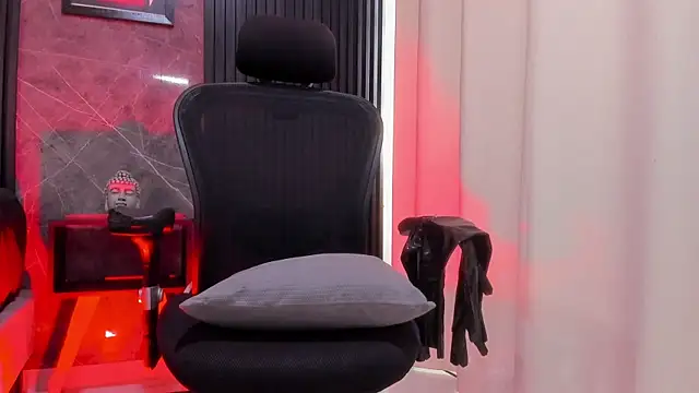 Snapshot of BambiiQueen chatting on 01/25/25, 06:02 BambiiQueen online show from 01/25/25, 06:02