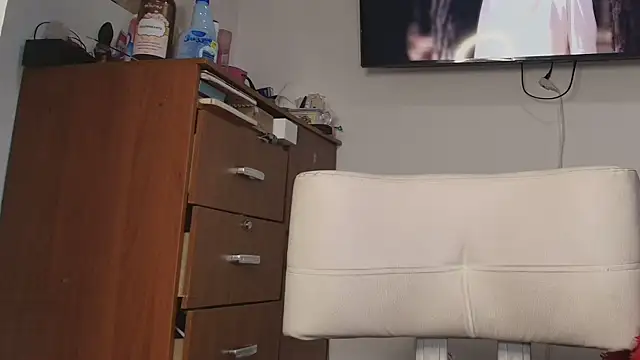 Snapshot of Maylin_2024 chatting on 10/14/25, 07:25 Maylin 2024 online show from 10/14/25, 07:25