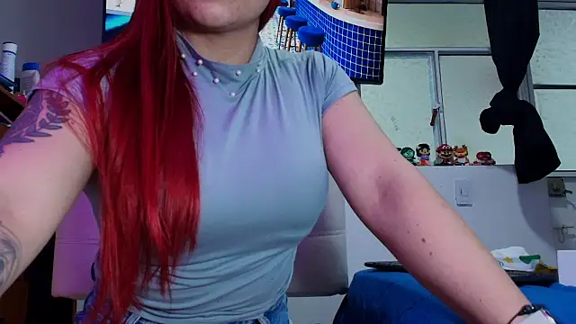 Snapshot of Maylin_2024 chatting on 12/17/25, 02:06 Maylin 2024 online show from 12/17/25, 02:06