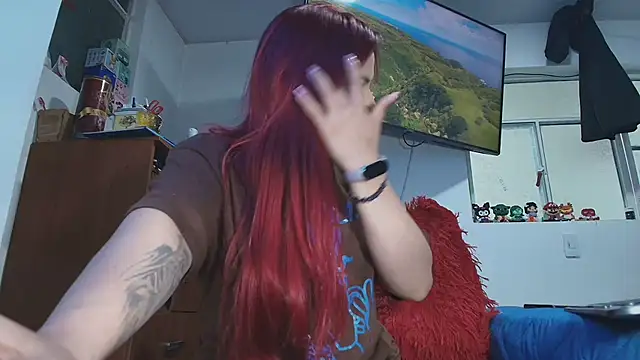 Snapshot of Maylin_2024 chatting on 12/17/25, 11:00 Maylin 2024 online show from 12/17/25, 11:00