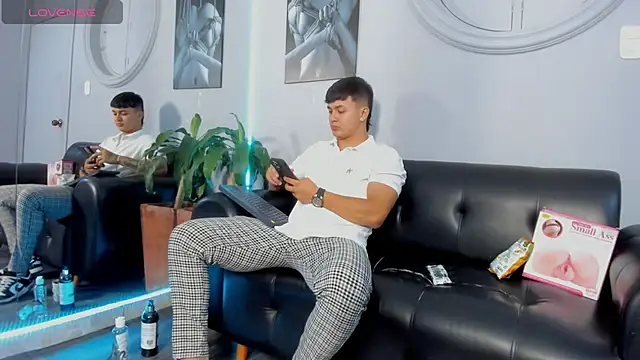 Snapshot of Cristopher_strong chatting on 02/01/25, 12:47 Cristopher strong online show from 02/01/25, 12:47