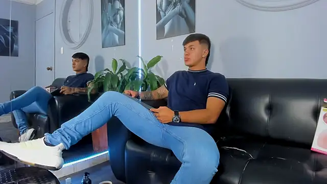 Snapshot of Cristopher_strong chatting on 02/10/25, 12:39 Cristopher strong online show from 02/10/25, 12:39