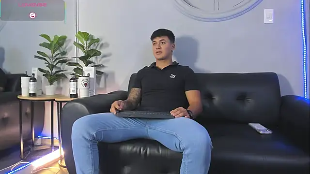 Snapshot of Cristopher_strong chatting on 06/02/26, 01:35 Cristopher strong online show from 06/02/26, 01:35